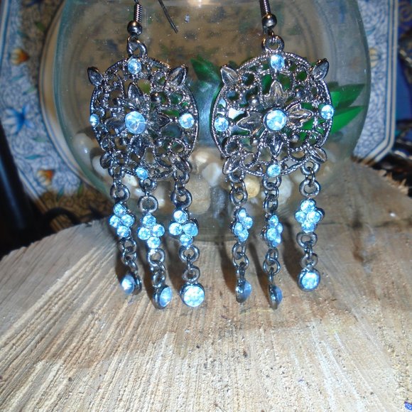2/$25 Vintage Rhinestone earrings Chandelier ornate details NWOT Round Dangles - Picture 3 of 4